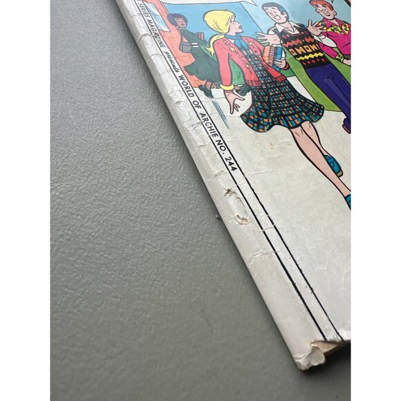 Archie Giant Series Magazine 244 The World Of Archie 1975 Comics Bagged Boarded - Picture 3 of 6